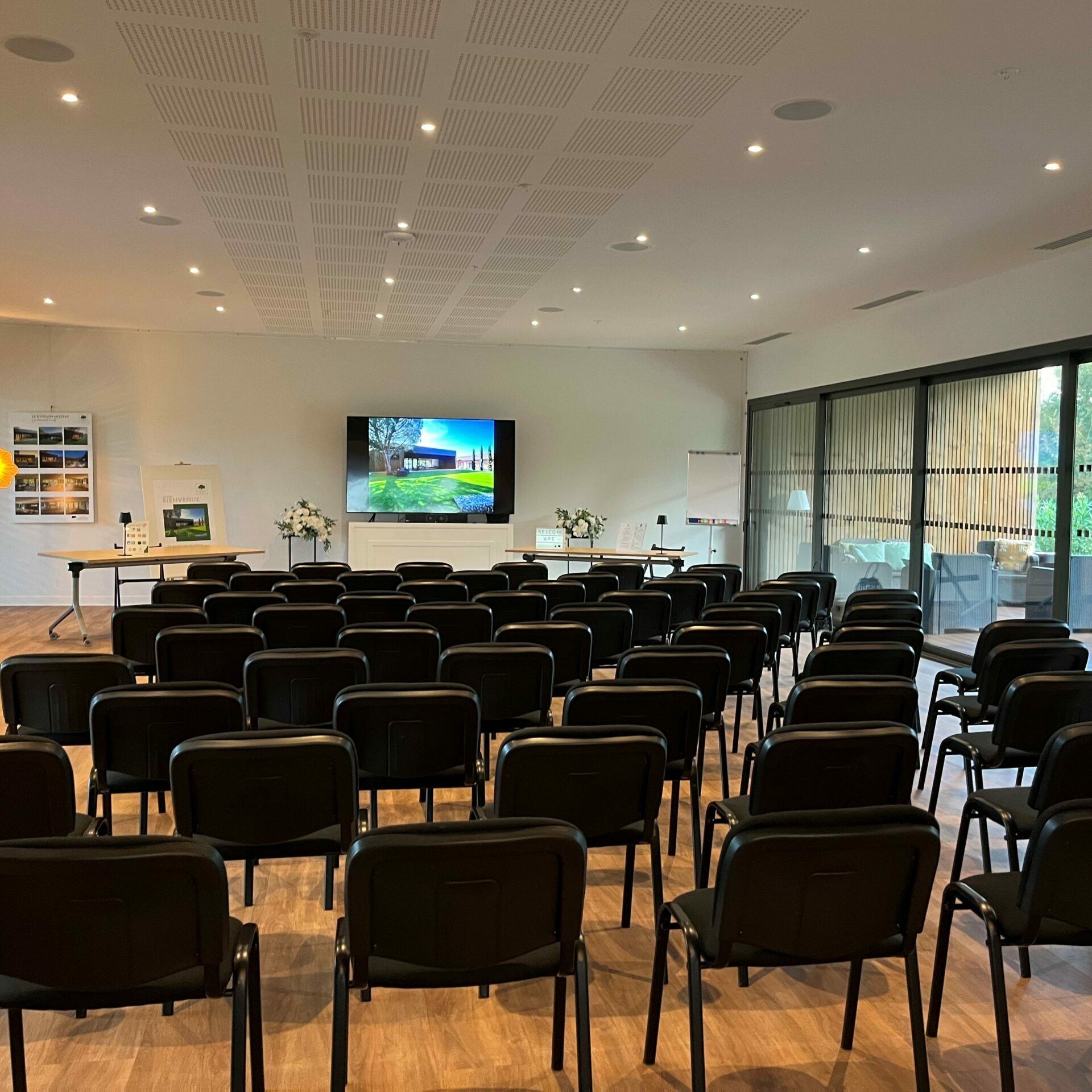 Le Pavillon Occitan format reunion theatre