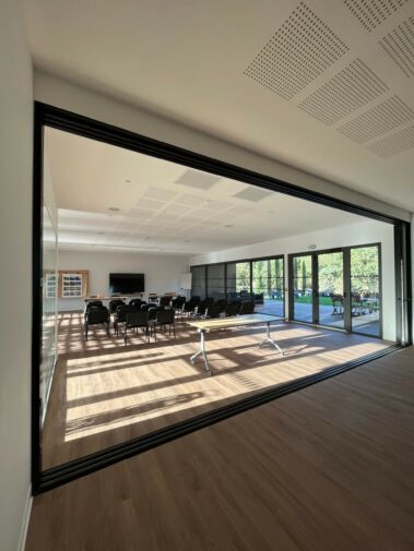 VUE DE LA GALERIE DU PAVILLON OCCITAN DE L'HOTEL LE PATIO OCCITAN